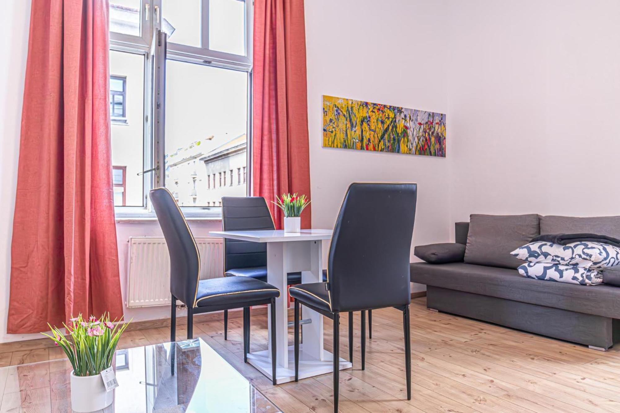 6 Min To Amusement Park - Economy Rooms In Shared Apartment Вена Экстерьер фото