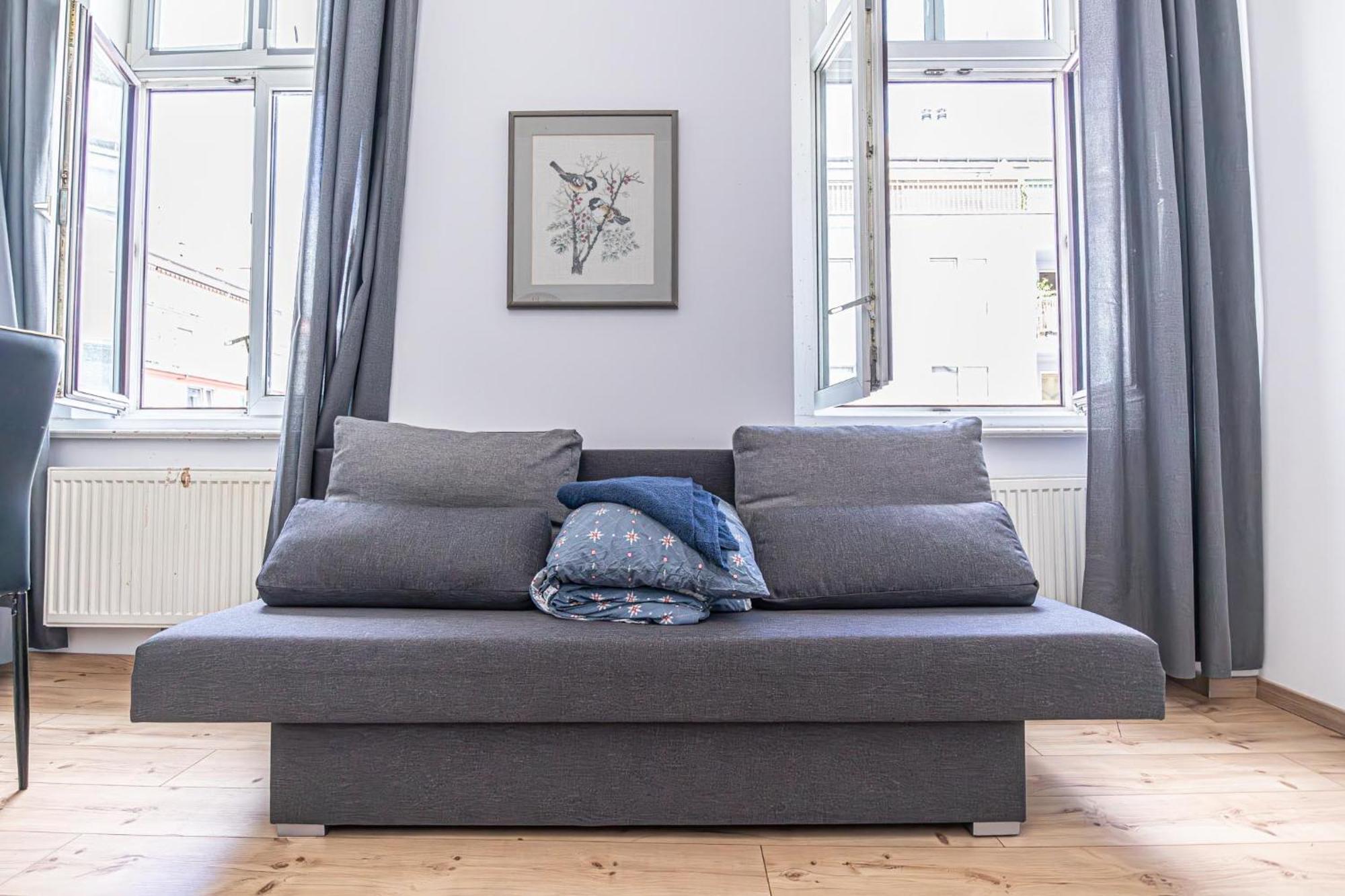 6 Min To Amusement Park - Economy Rooms In Shared Apartment Вена Экстерьер фото