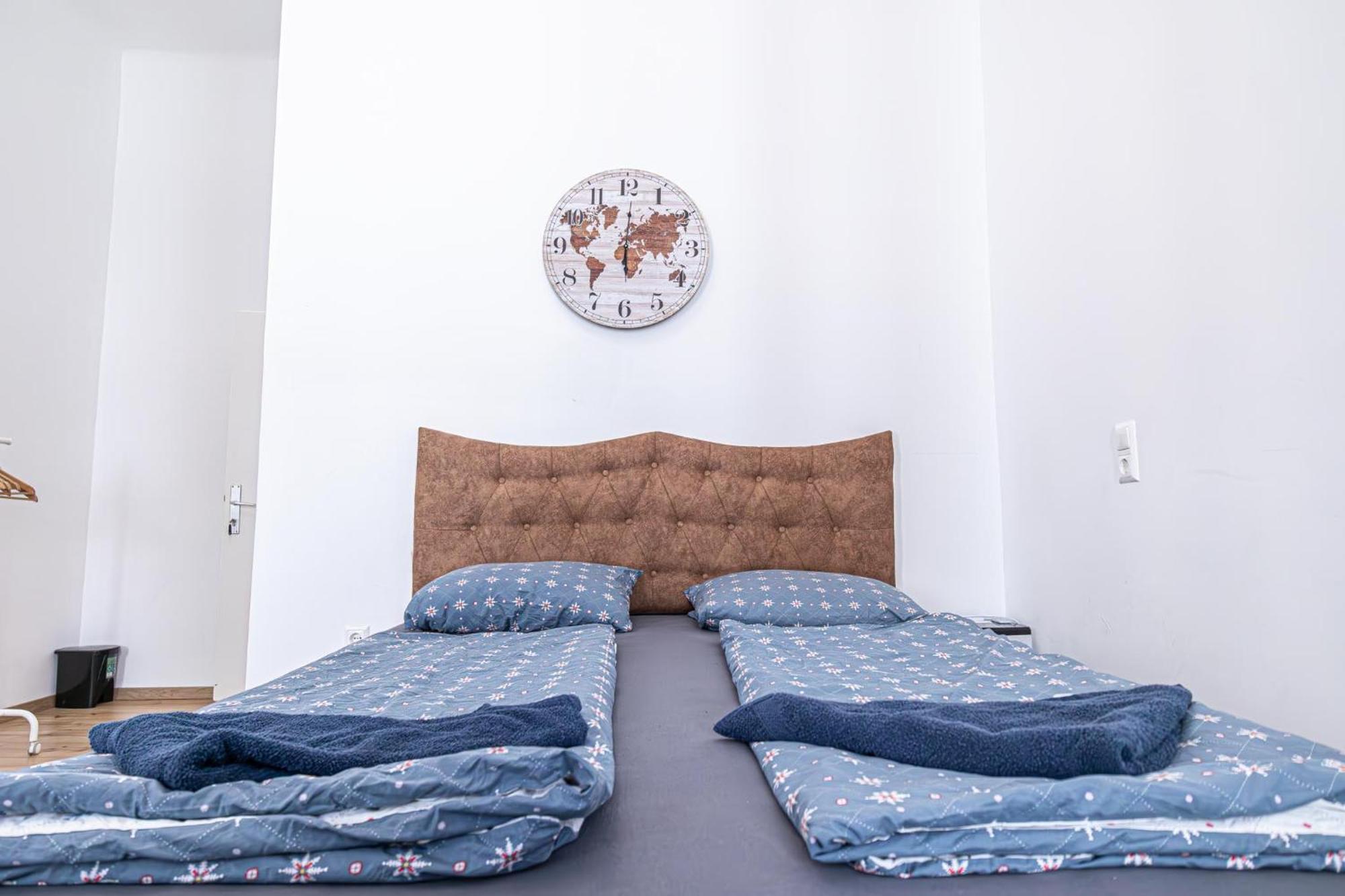 6 Min To Amusement Park - Economy Rooms In Shared Apartment Вена Экстерьер фото