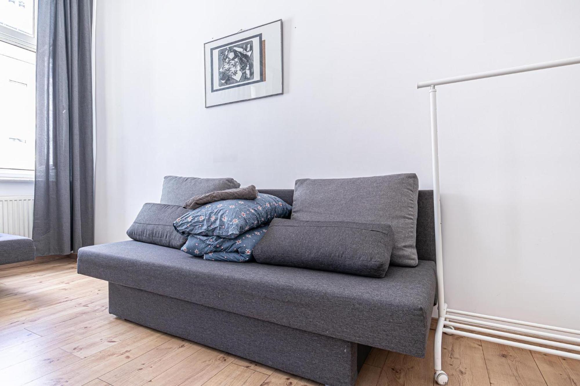 6 Min To Amusement Park - Economy Rooms In Shared Apartment Вена Экстерьер фото
