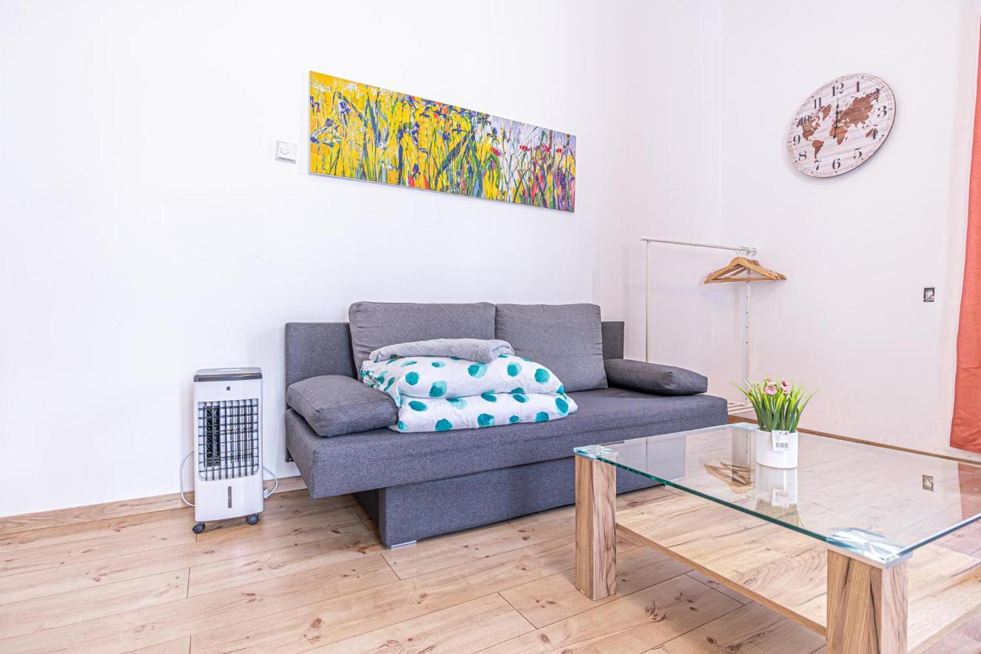 6 Min To Amusement Park - Economy Rooms In Shared Apartment Вена Экстерьер фото