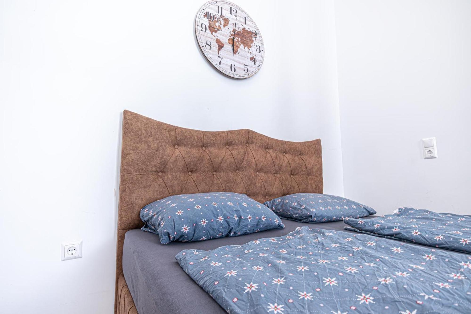6 Min To Amusement Park - Economy Rooms In Shared Apartment Вена Экстерьер фото