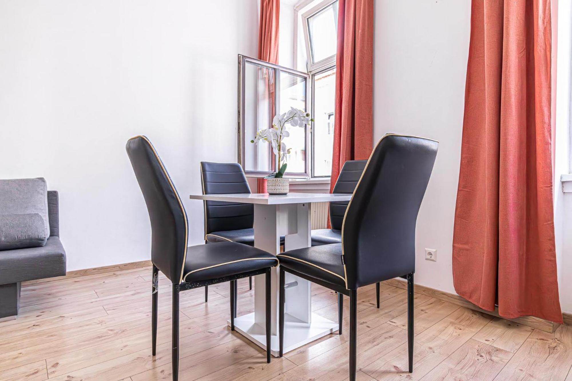 6 Min To Amusement Park - Economy Rooms In Shared Apartment Вена Экстерьер фото
