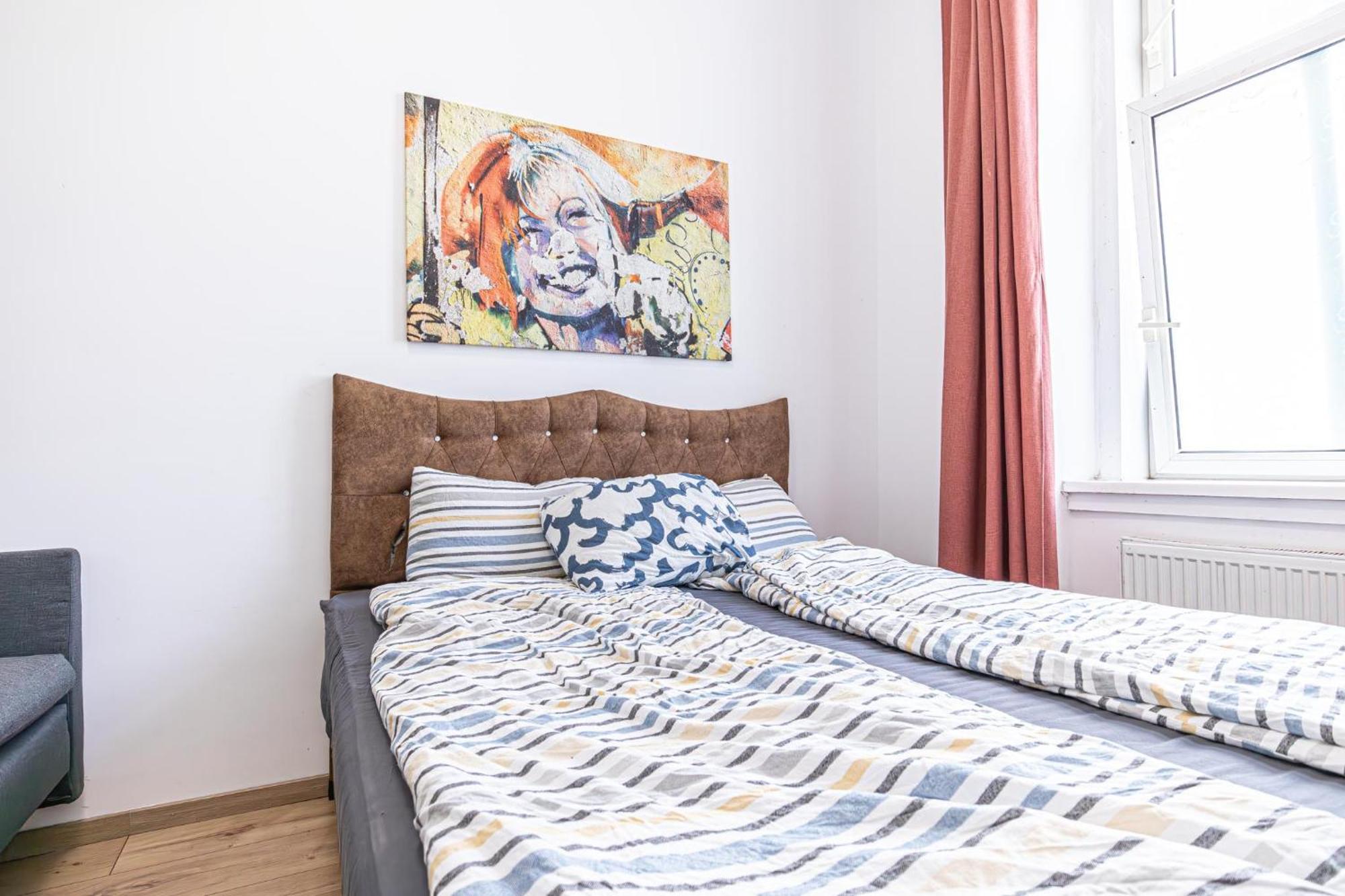6 Min To Amusement Park - Economy Rooms In Shared Apartment Вена Экстерьер фото