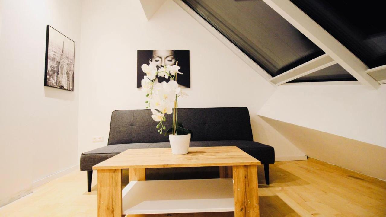 6 Min To Amusement Park - Economy Rooms In Shared Apartment Вена Экстерьер фото