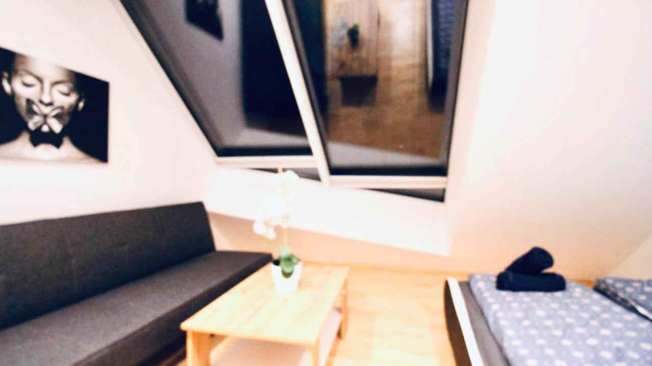 6 Min To Amusement Park - Economy Rooms In Shared Apartment Вена Экстерьер фото