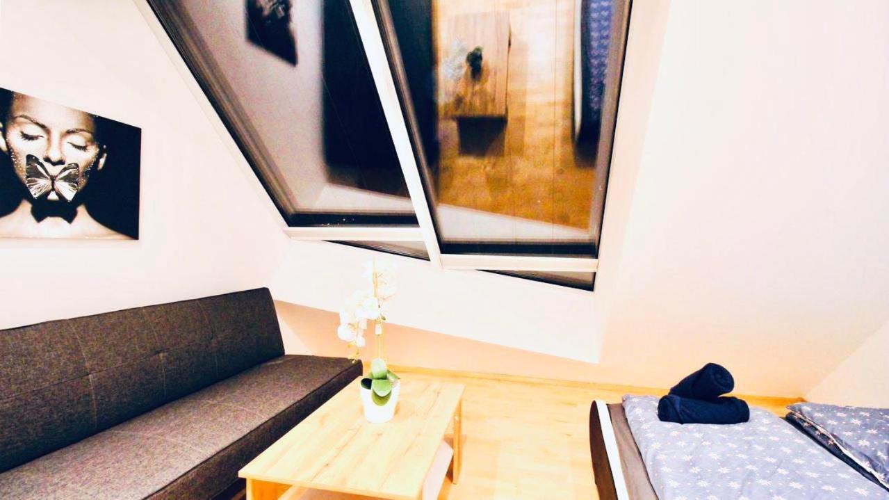 6 Min To Amusement Park - Economy Rooms In Shared Apartment Вена Экстерьер фото
