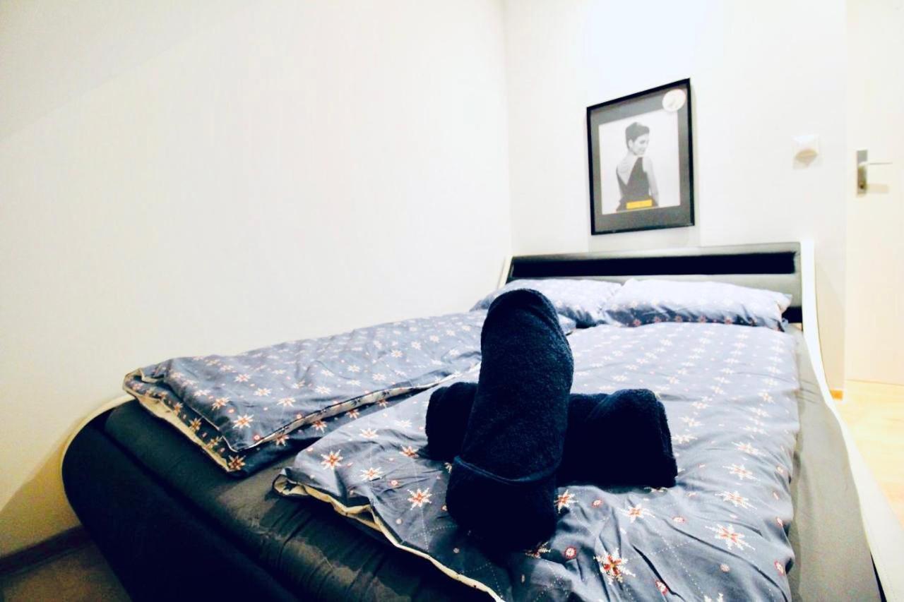 6 Min To Amusement Park - Economy Rooms In Shared Apartment Вена Экстерьер фото