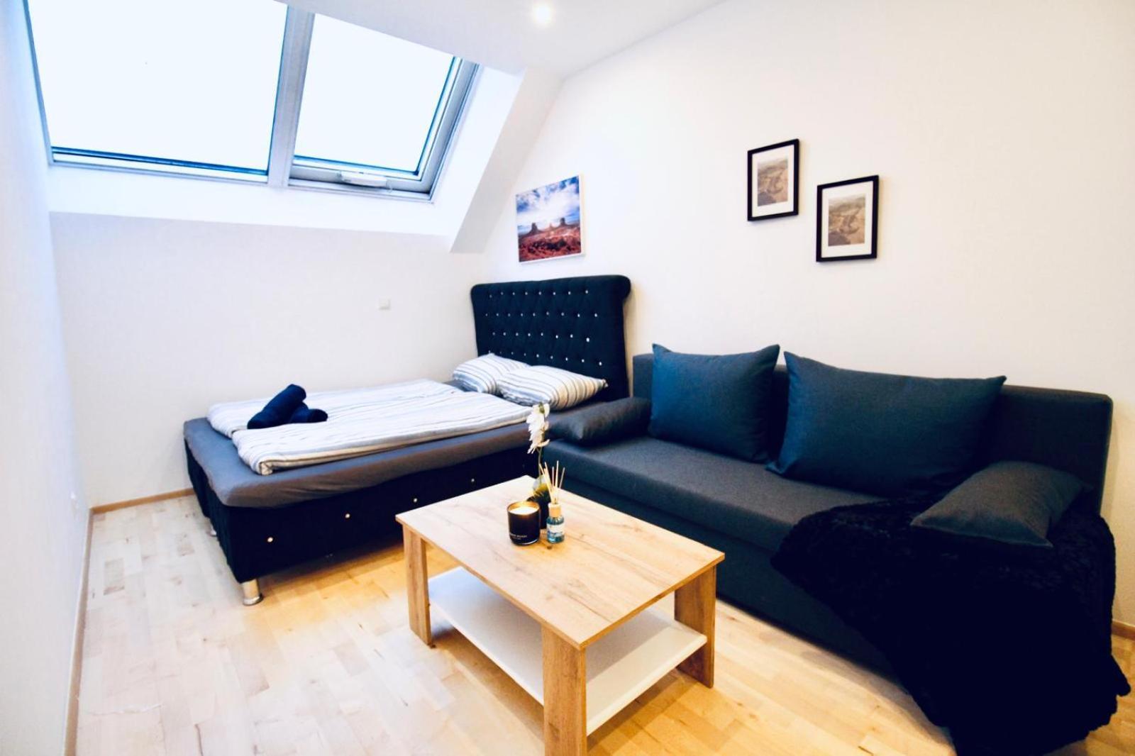 6 Min To Amusement Park - Economy Rooms In Shared Apartment Вена Экстерьер фото
