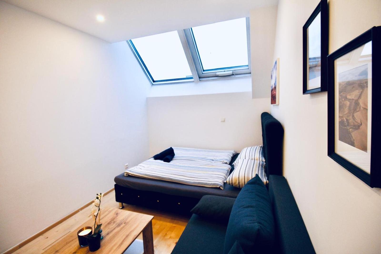 6 Min To Amusement Park - Economy Rooms In Shared Apartment Вена Экстерьер фото