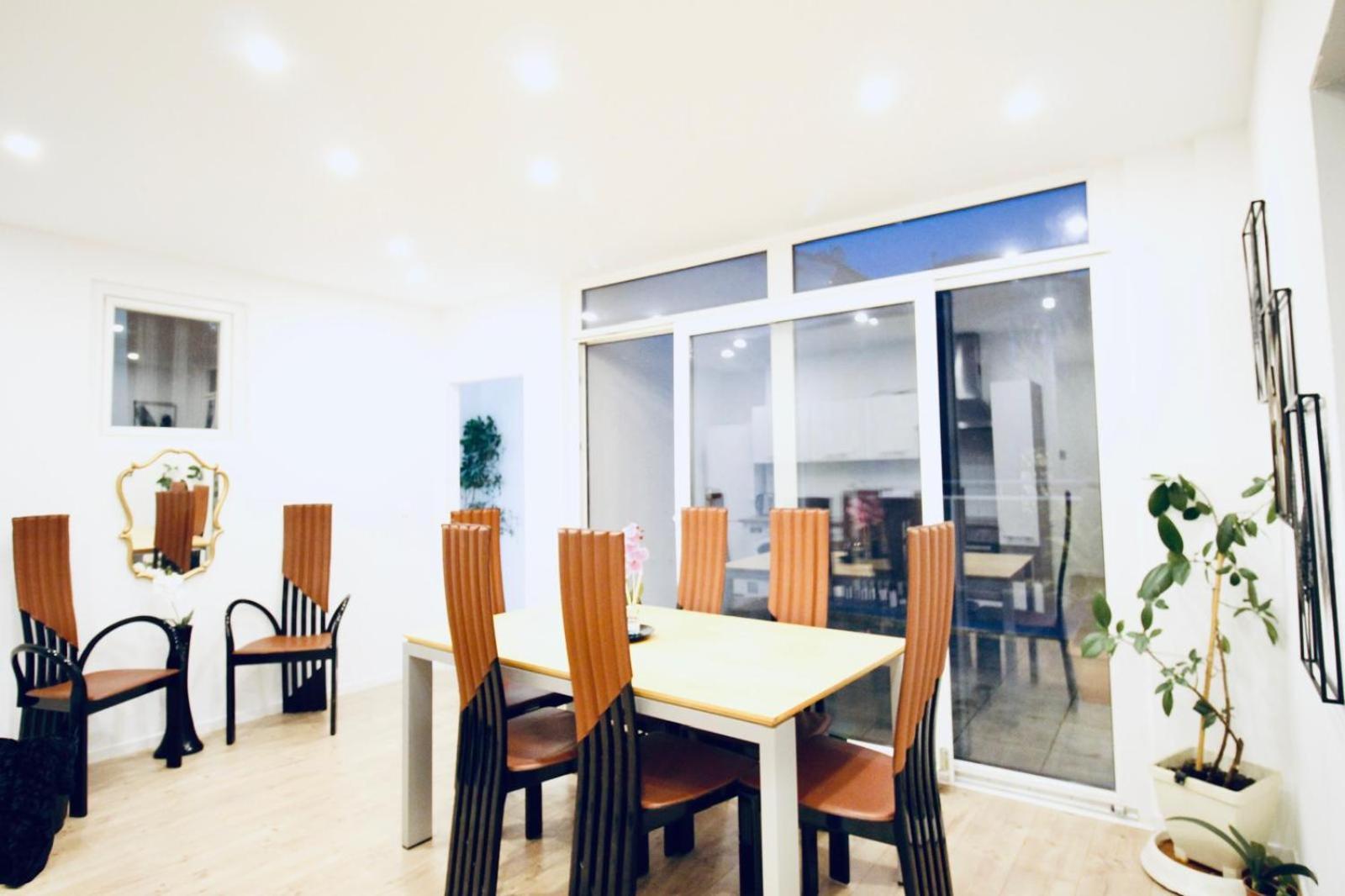 6 Min To Amusement Park - Economy Rooms In Shared Apartment Вена Экстерьер фото