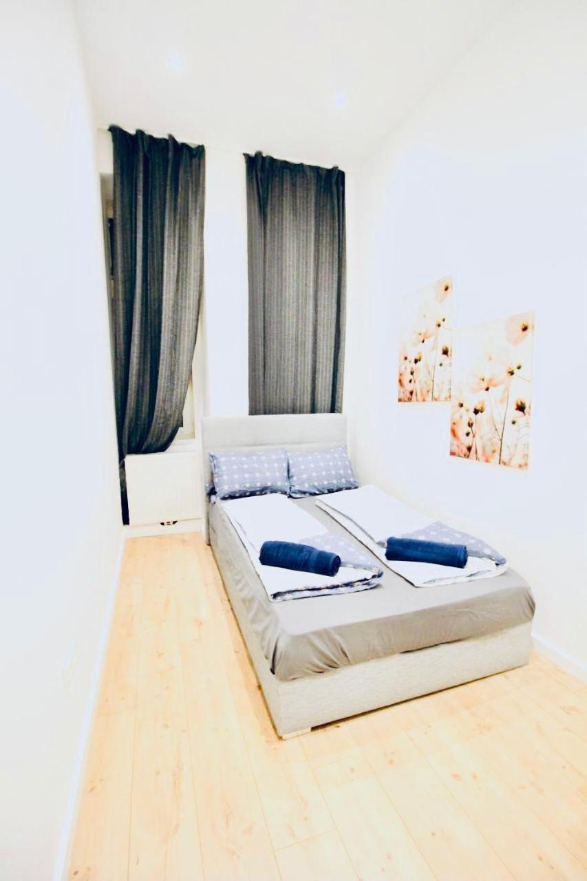 6 Min To Amusement Park - Economy Rooms In Shared Apartment Вена Экстерьер фото